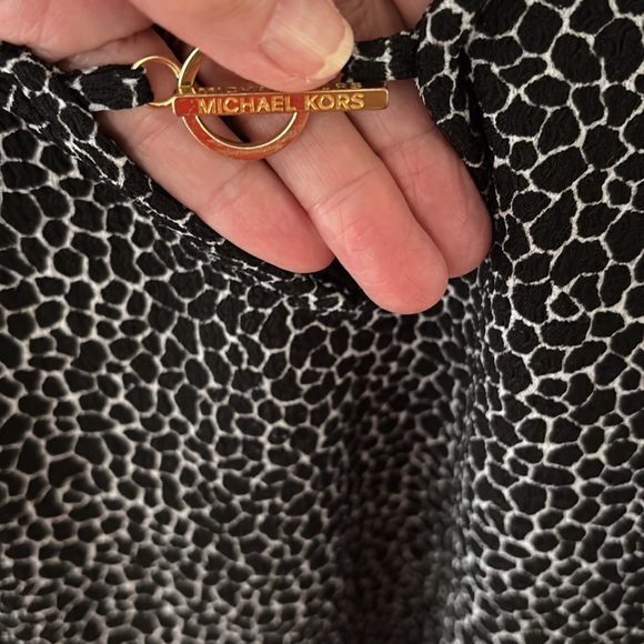 Michael Michael Kors Ladies Top/Blouse/Cape Black & White Size 2X/3X - Picture 3 of 11